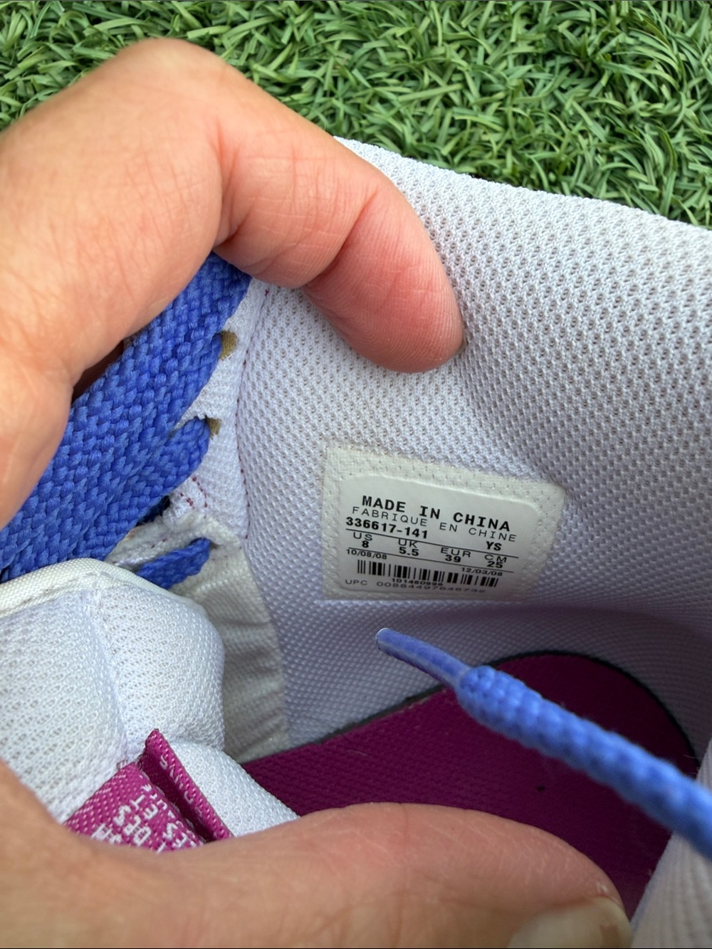 Vintage Nike High-Top Sneakers in White, Magenta & Blue with Multicolor Logo - Picture 5 of 10